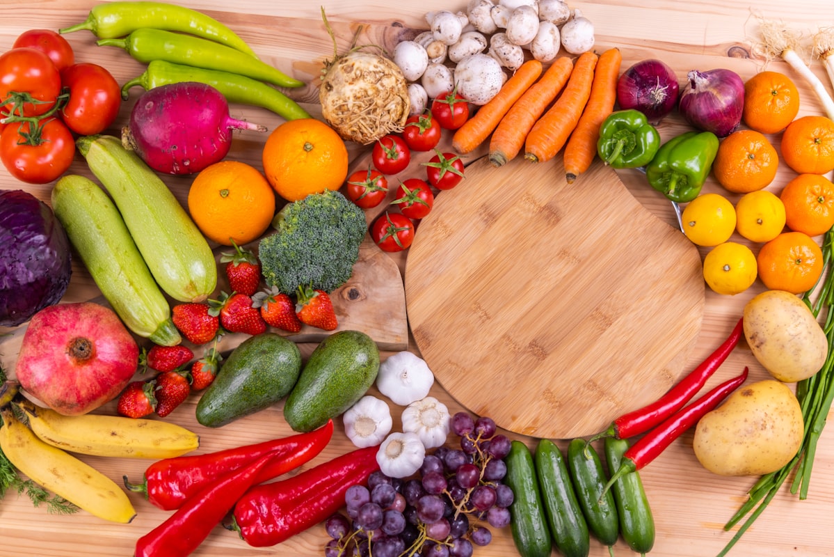 Gesunde Ernährung – Frisches Gemüse und ausgewogene Mahlzeiten